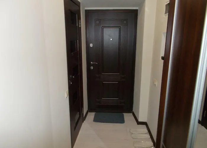 Near The Forum Mall 2 Apartment *