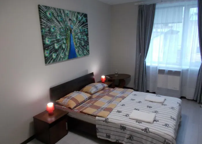 Near The Forum Mall 2 דירה